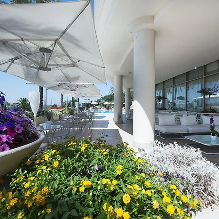 Thotel Lamezia 호텔 라메지아 테르메