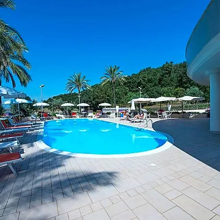 Thotel Lamezia 4*