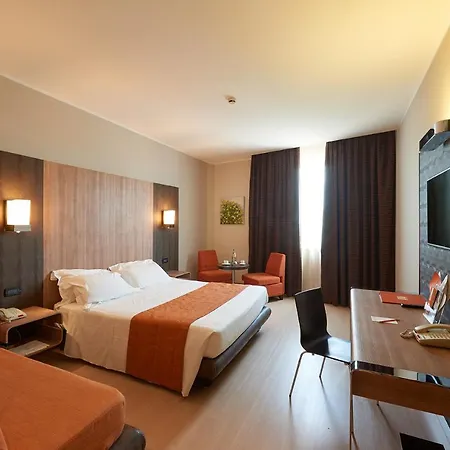 호텔 Thotel Lamezia 4*